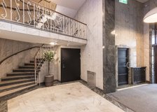 Sveavägen 145, Inom tull