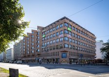 Södra Vägen 17, Avenyområdet