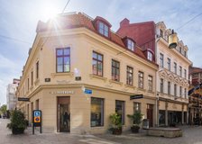 Vallgatan 27, Inom Vallgraven