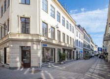 Drottninggatan 26, Inom Vallgraven