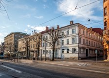 Västra Hamngatan 9, Inom vallgraven