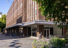 Careliigatan 8, Centrum