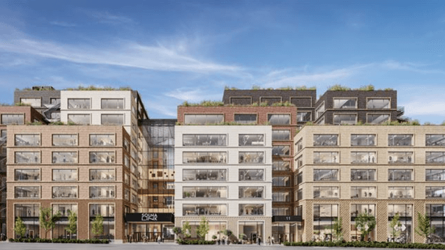 En digital arkitektonisk visualisering av Solna Link, ett stort och modernt kontorskomplex i flera etage med glasfasader, ljust tegel och gröna takträdgårdar under en blå himmel.