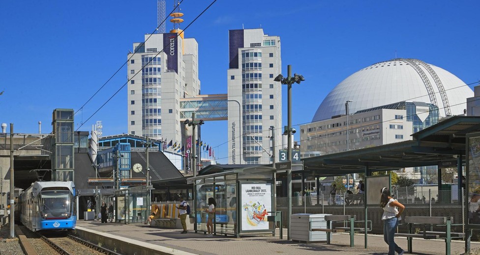 Direkt närhet till tunnelbana och tvärbana Direkt närhet till tunnelbana och tvärbana