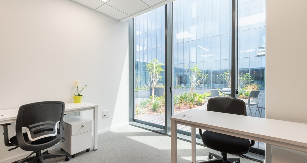 Spaces Menivim 5788 Kfar Saba Israel Small Office (Копировать).jpg