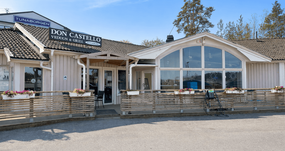 Don Castello restaurang en solig dag.png