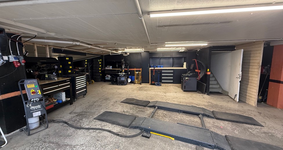 garage 4.jpeg garage 4.jpeg