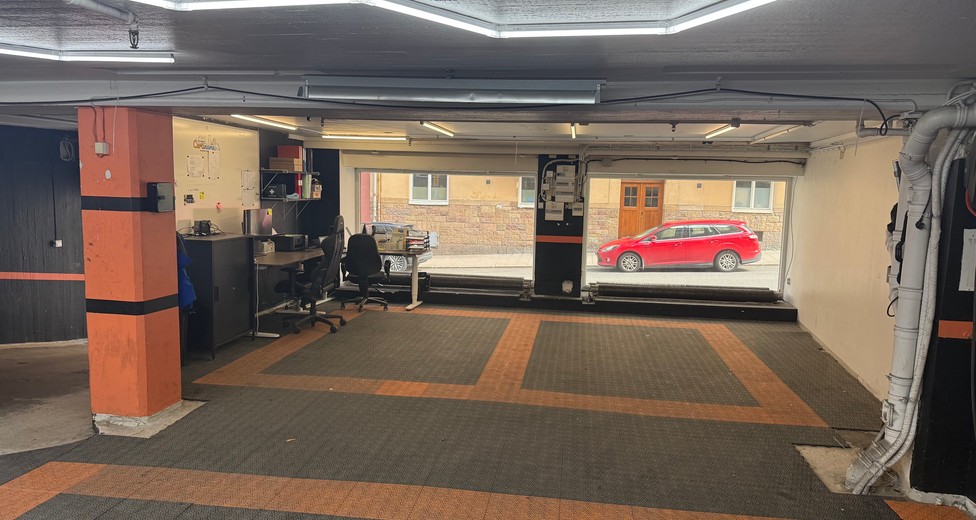 garage 16.jpeg garage 16.jpeg