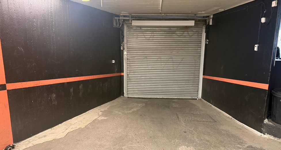 Garage 1.jpeg Garage 1.jpeg