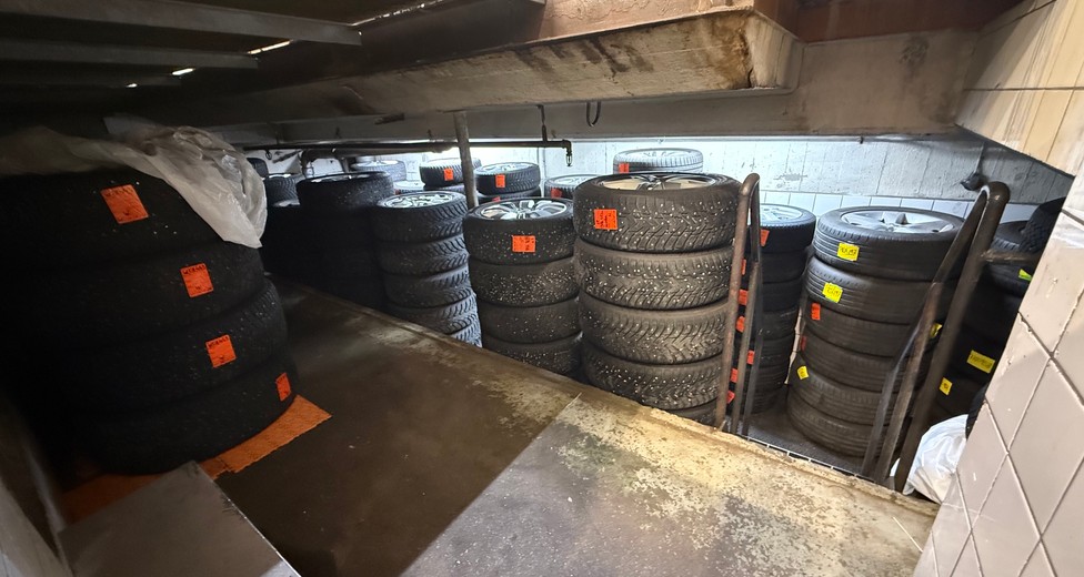 garage 13.jpeg garage 13.jpeg