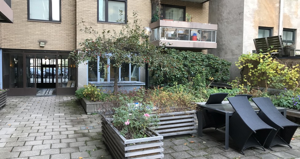 Lilla kontoret fasad mot gården 1.JPG Lilla kontoret fasad mot gården 1.JPG
