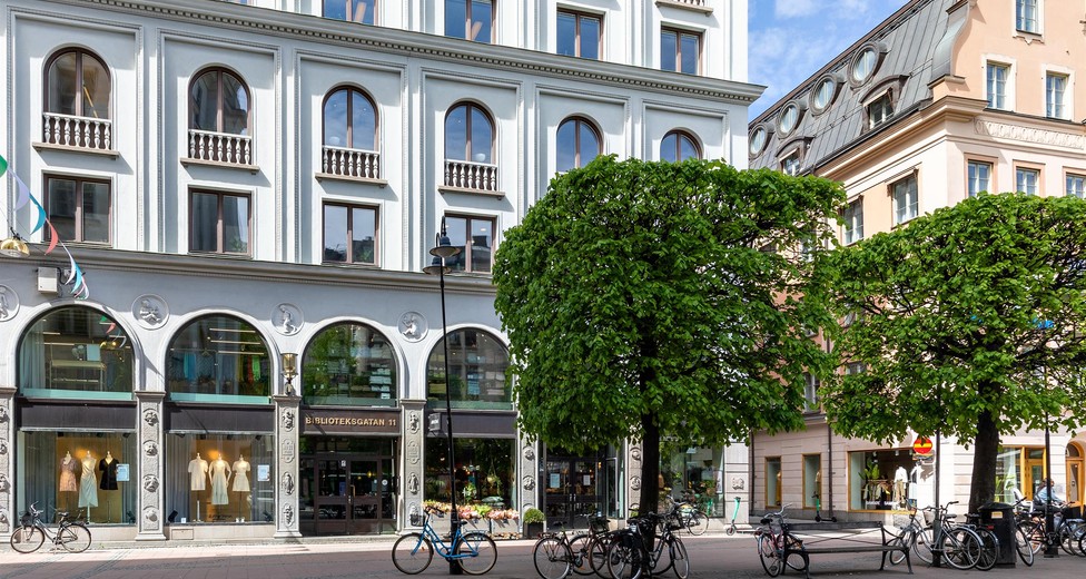 Fastigheten på Biblioteksgatan 11 från 1920. Fastigheten på Biblioteksgatan 11 från 1920.