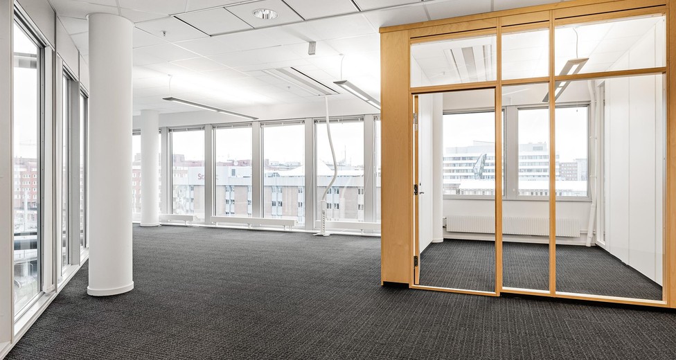 Utsikt från hörnlokal i Kista Science Tower