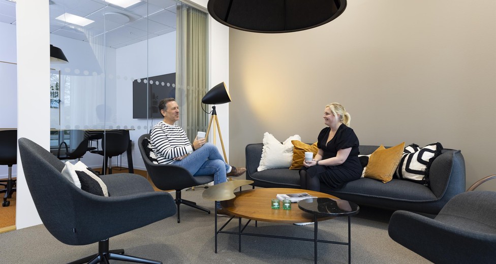 Loungeyta för informella möten och pauser.