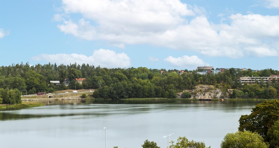 Utsikt över Brunnsviken från kontoret i Frösunda. Utsikt över Brunnsviken från kontoret i Frösunda.