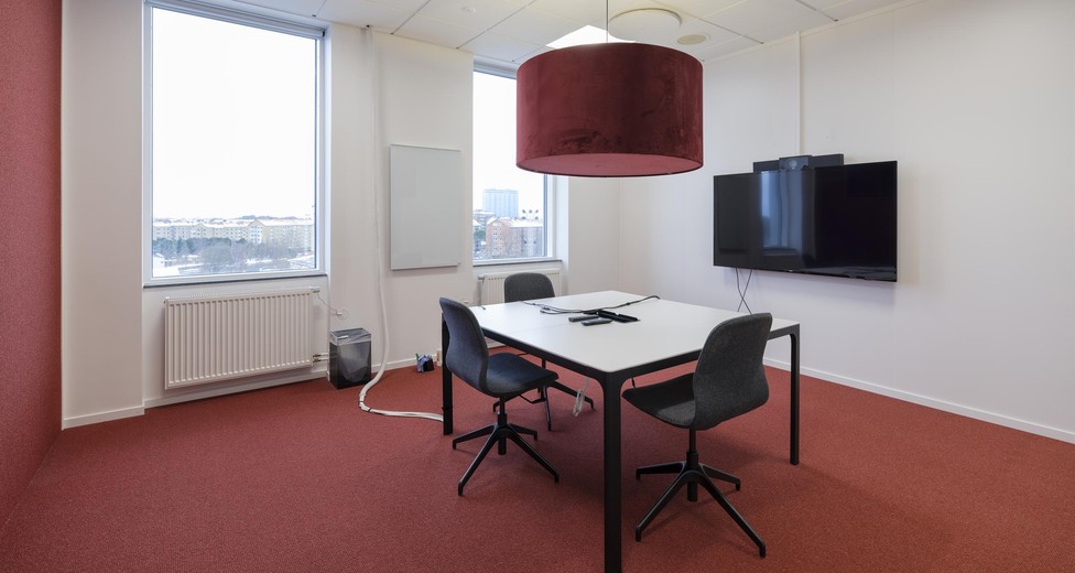 Mötesrum med utsikt och plats för fokuserade samtal.