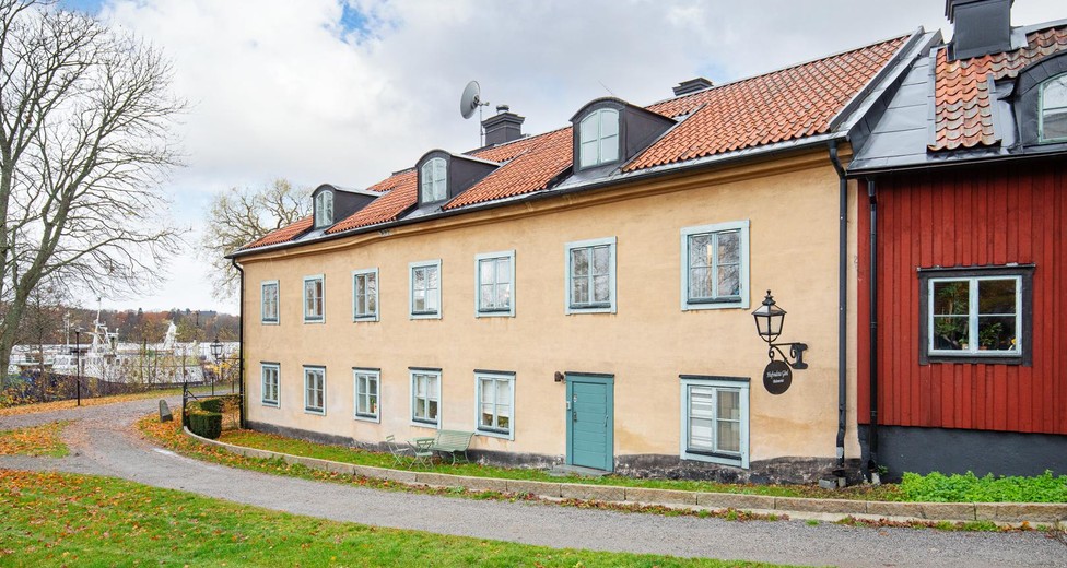 Hufvudsta Gård