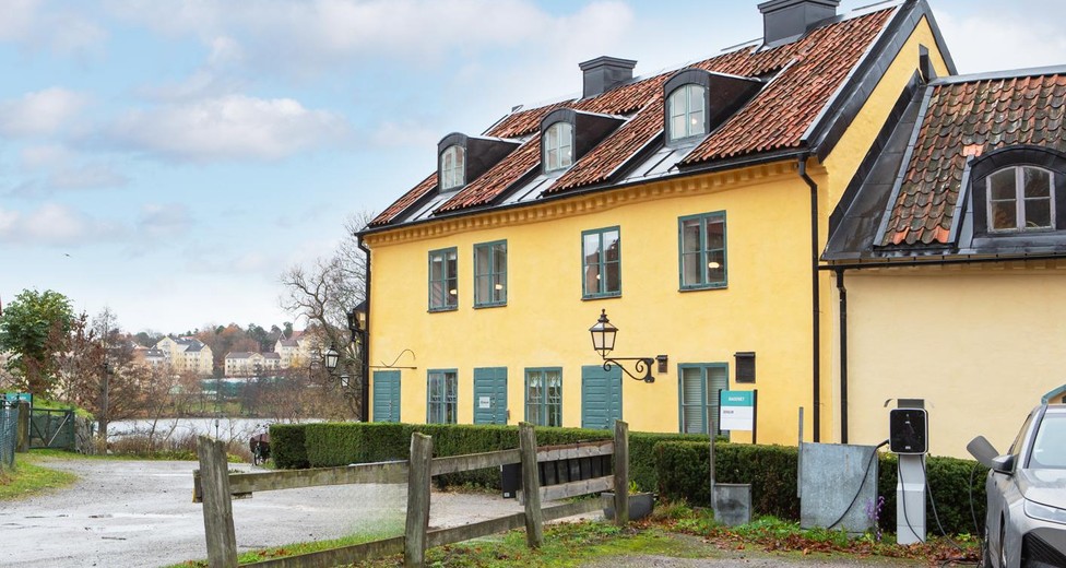 Hufvudsta Gård