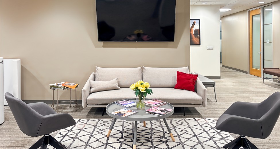 HQ_CA, Irvine - Irvine Center Drive (HQ) _USA_Centre 1039_Business Lounge.jpg HQ_CA, Irvine - Irvine Center Drive (HQ) _USA_Centre 1039_Business Lounge.jpg