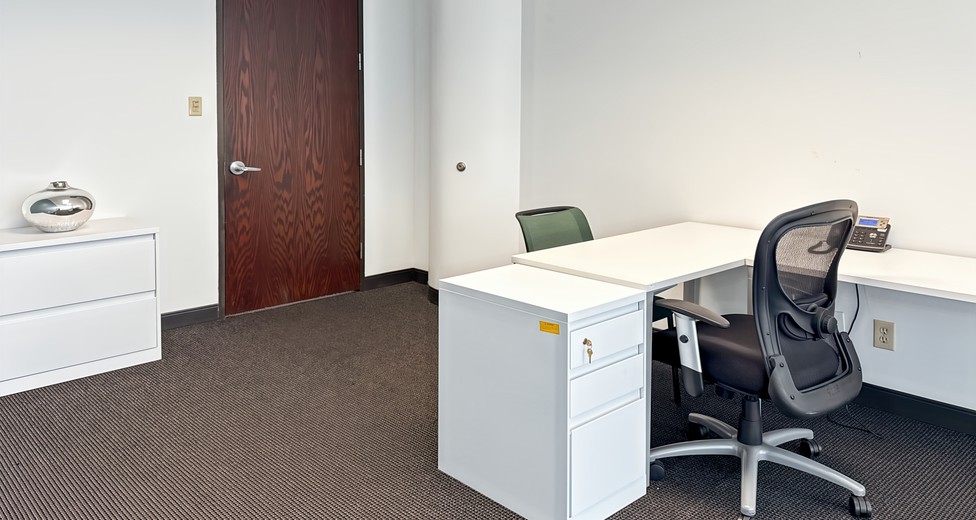 HQ_TX, Fort Worth - Fort Worth Bridge Street _USA_Centre 653Office 1.jpg