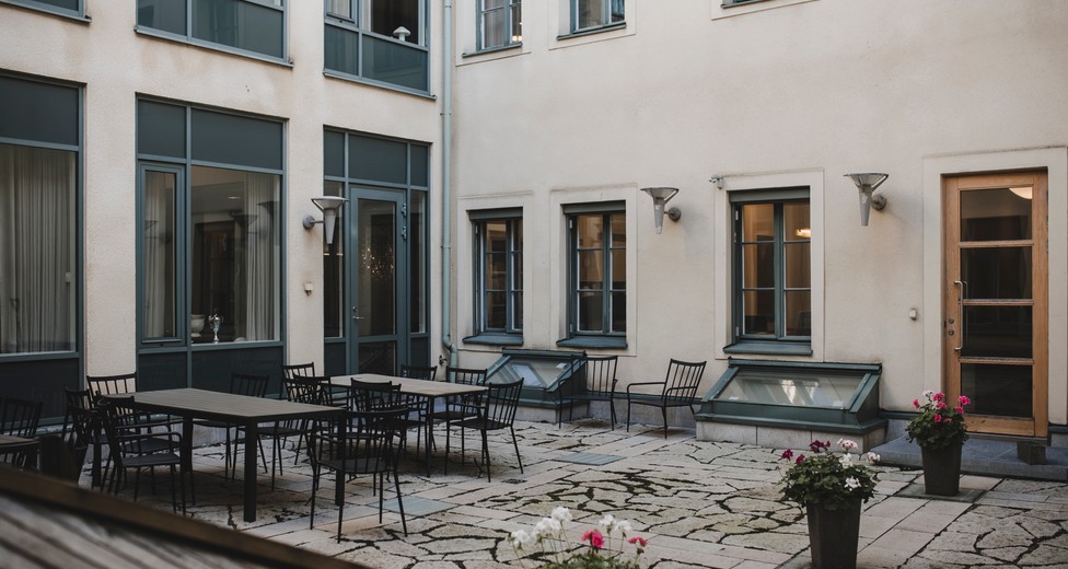 Hallska huset-97 - innergård.jpg Hallska huset-97 - innergård.jpg